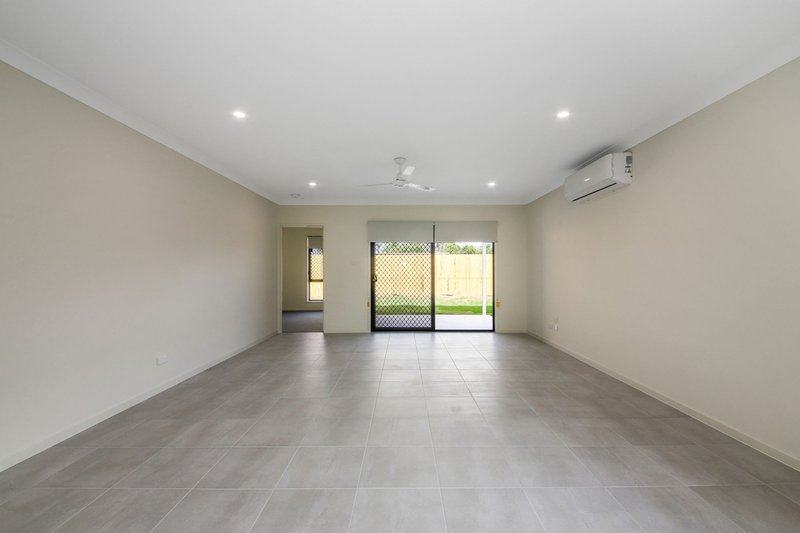 Photo - 77 Hyde Drive, Yarrabilba QLD 4207 - Image 3