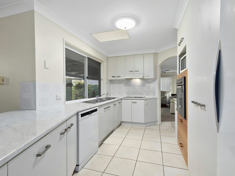 Photo - 77 Jasmin Drive, Bongaree QLD 4507 - Image 9