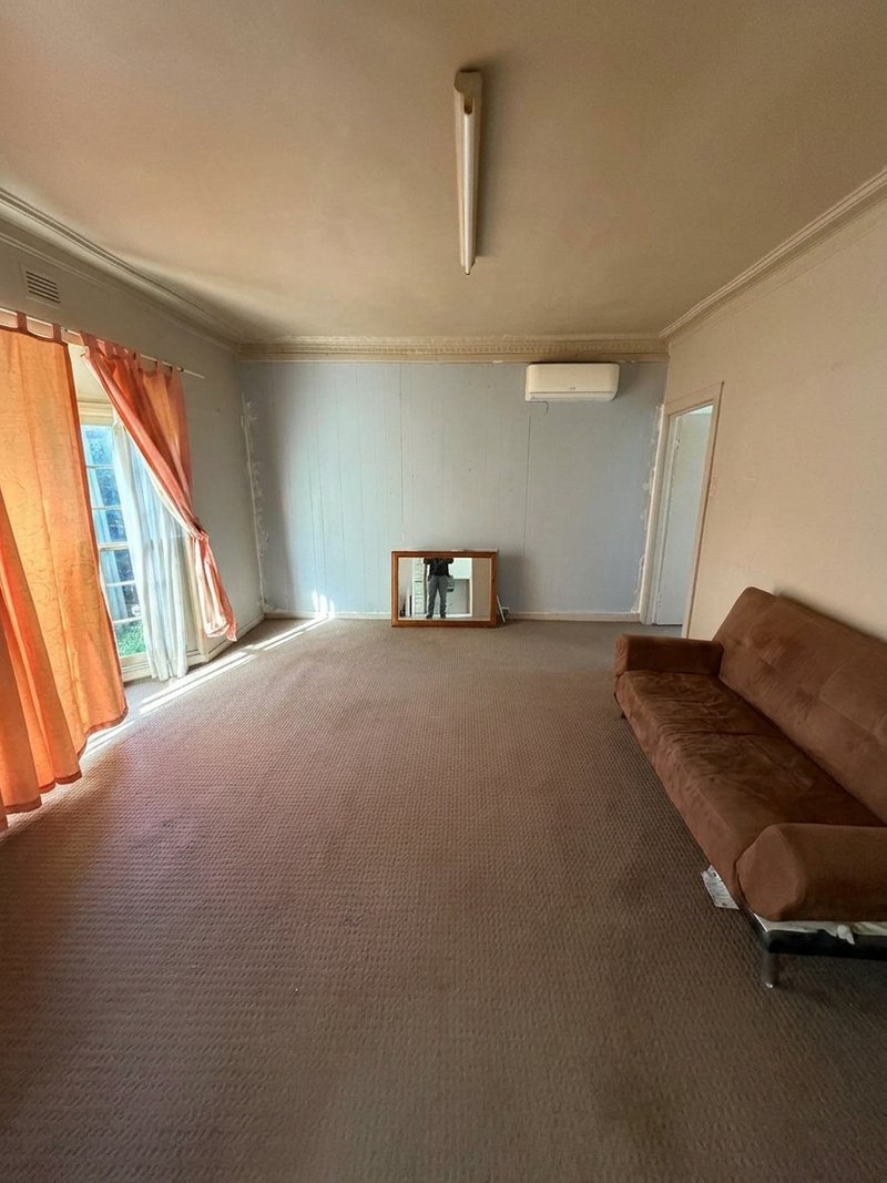 Photo - 77 Lahinch Street, Broadmeadows VIC 3047 - Image 2