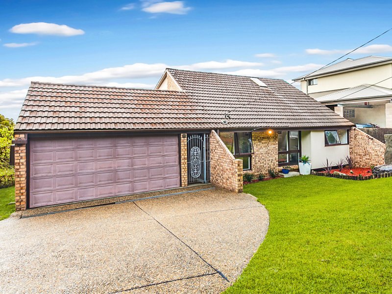 Photo - 77 Laurina Ave , Yarrawarrah NSW 2233 - Image 2