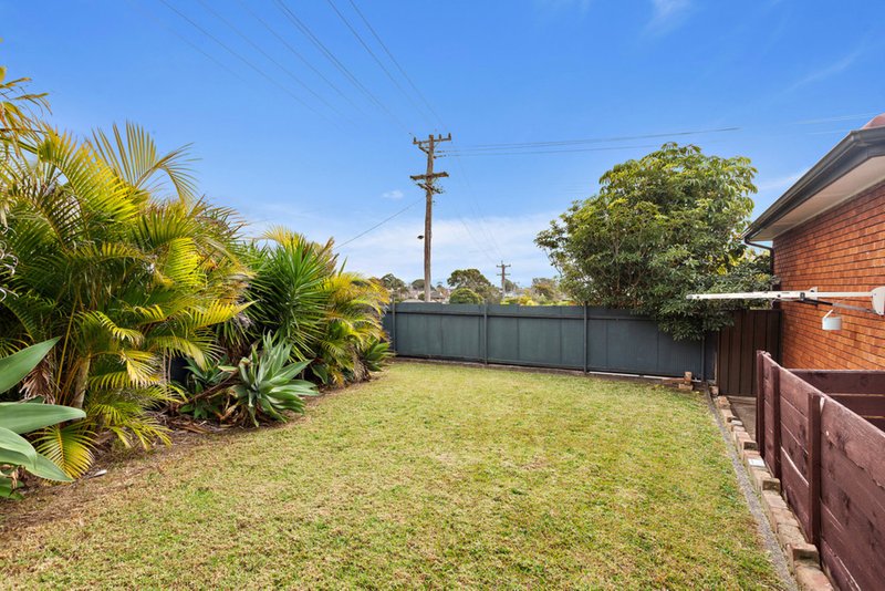 Photo - 77 Leawarra Avenue, Barrack Heights NSW 2528 - Image 9