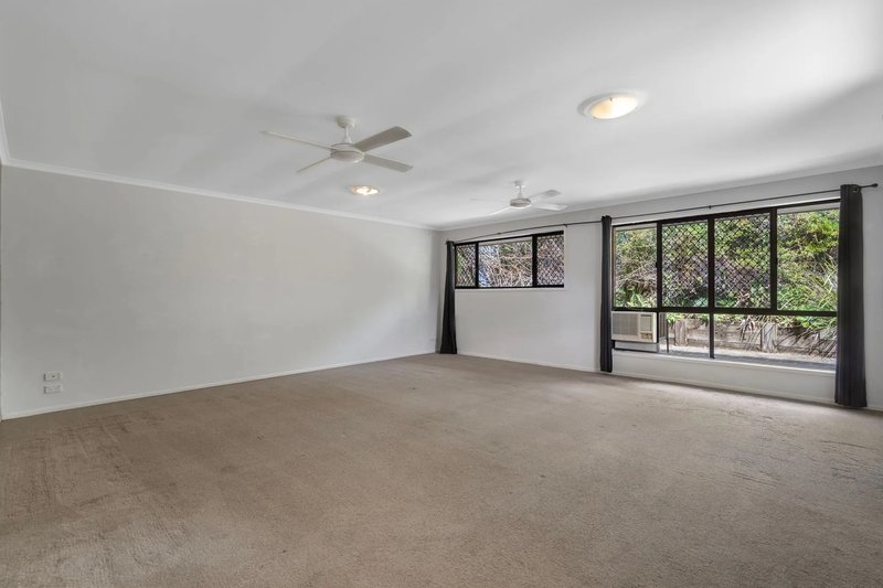 Photo - 77 Macquarie Avenue, Molendinar QLD 4214 - Image 5