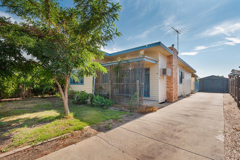 Photo - 77 Millawa Avenue, St Albans VIC 3021 - Image 2