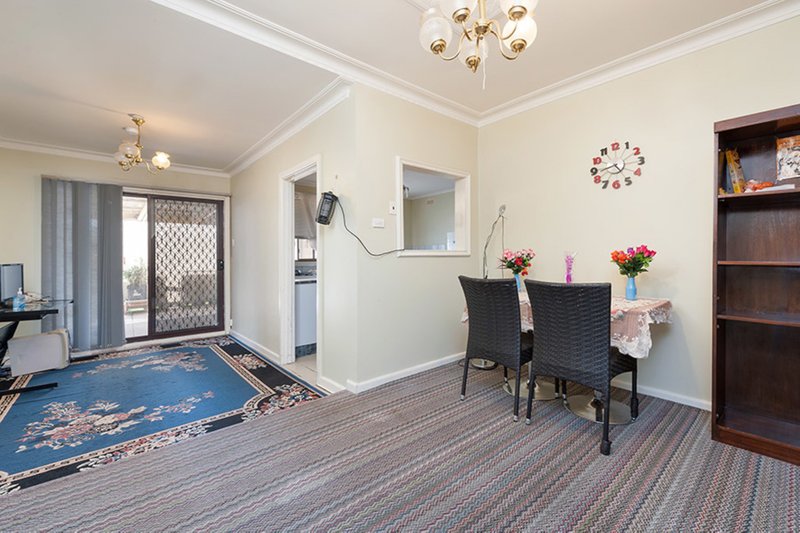 Photo - 77 Millawa Avenue, St Albans VIC 3021 - Image 5