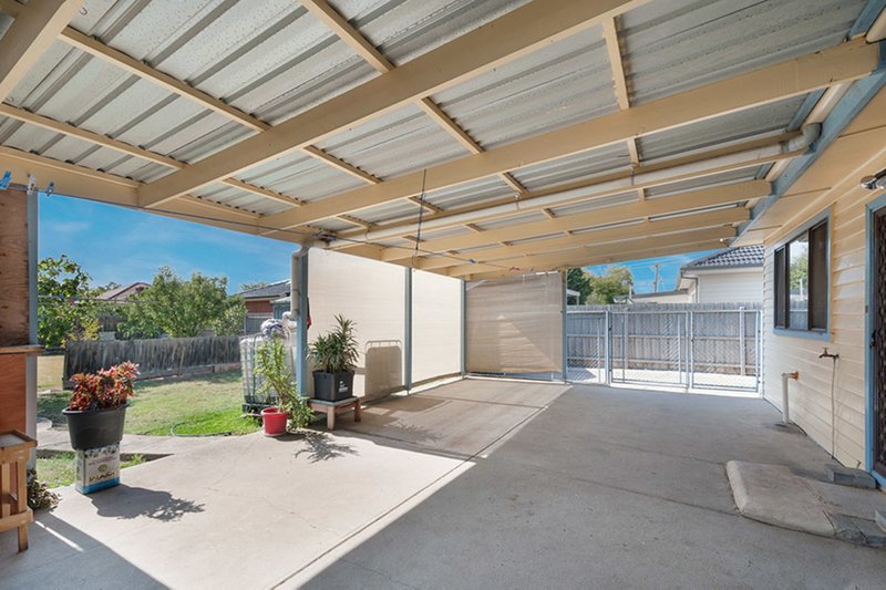 Photo - 77 Millawa Avenue, St Albans VIC 3021 - Image 7