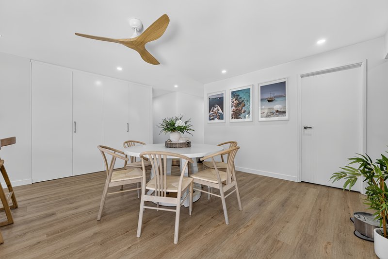 Photo - 77 Oxley Drive, Paradise Point QLD 4216 - Image 8