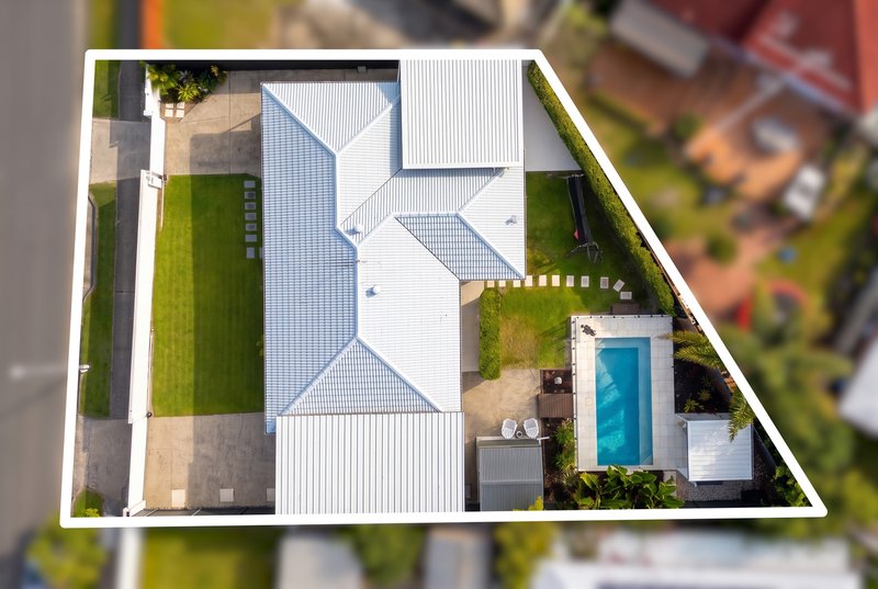 Photo - 77 Oxley Drive, Paradise Point QLD 4216 - Image 21