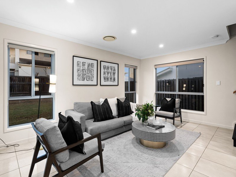 Photo - 77 Parklands Circuit, Rochedale QLD 4123 - Image 4