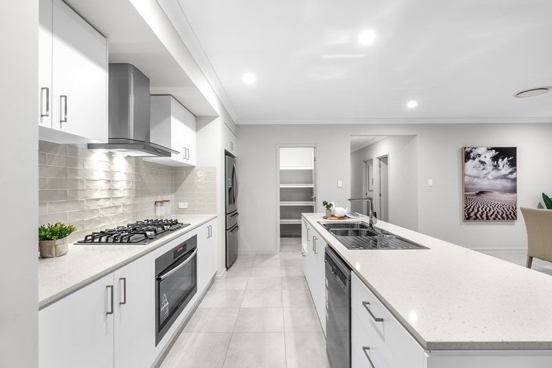 Photo - 77 Parklands Circuit, Rochedale QLD 4123 - Image 5