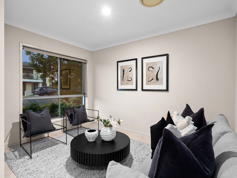 Photo - 77 Parklands Circuit, Rochedale QLD 4123 - Image 6