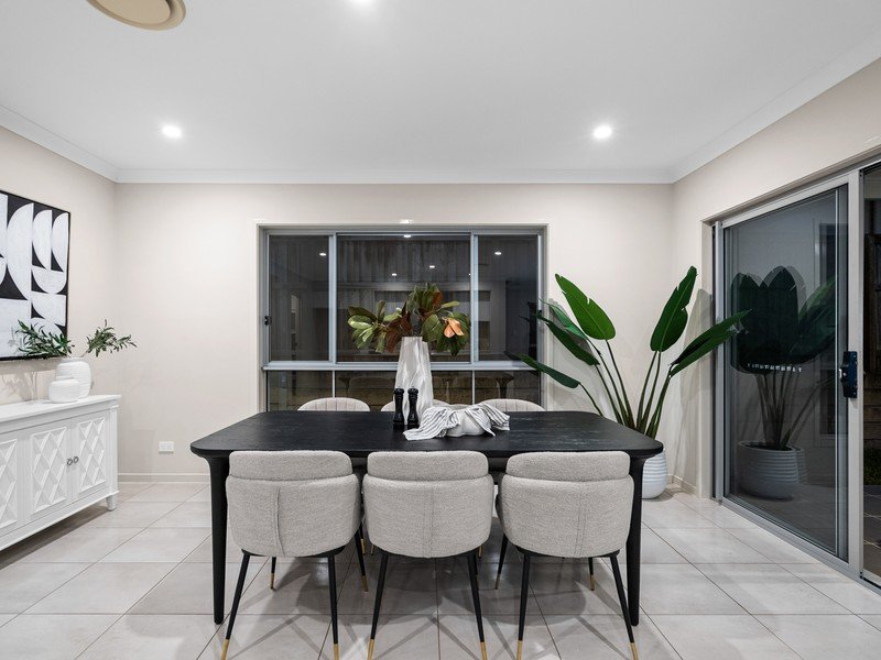 Photo - 77 Parklands Circuit, Rochedale QLD 4123 - Image 10