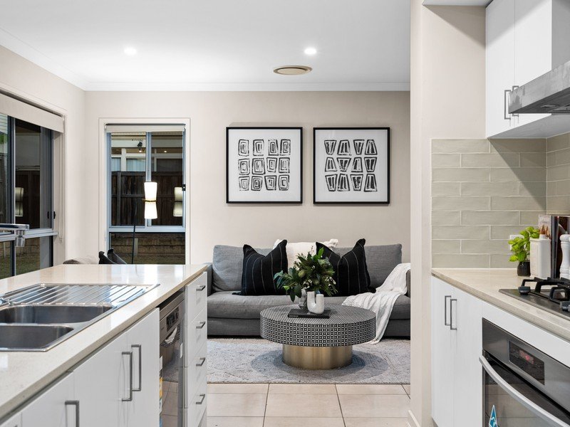 Photo - 77 Parklands Circuit, Rochedale QLD 4123 - Image 18