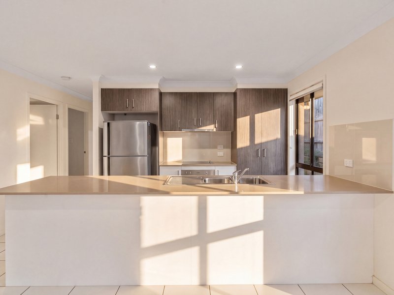 Photo - 77 River Run Circuit, Ormeau Hills QLD 4208 - Image 6