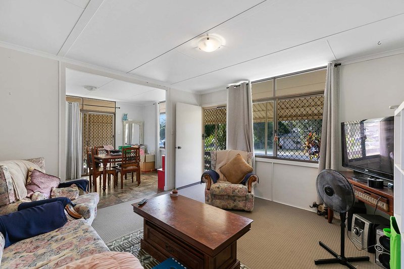 Photo - 77 Riverview Drive, Burrum Heads QLD 4659 - Image 9