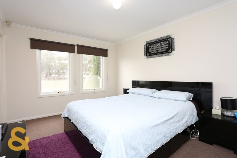 Photo - 77 Rossiter Avenue, Roxburgh Park VIC 3064 - Image 7