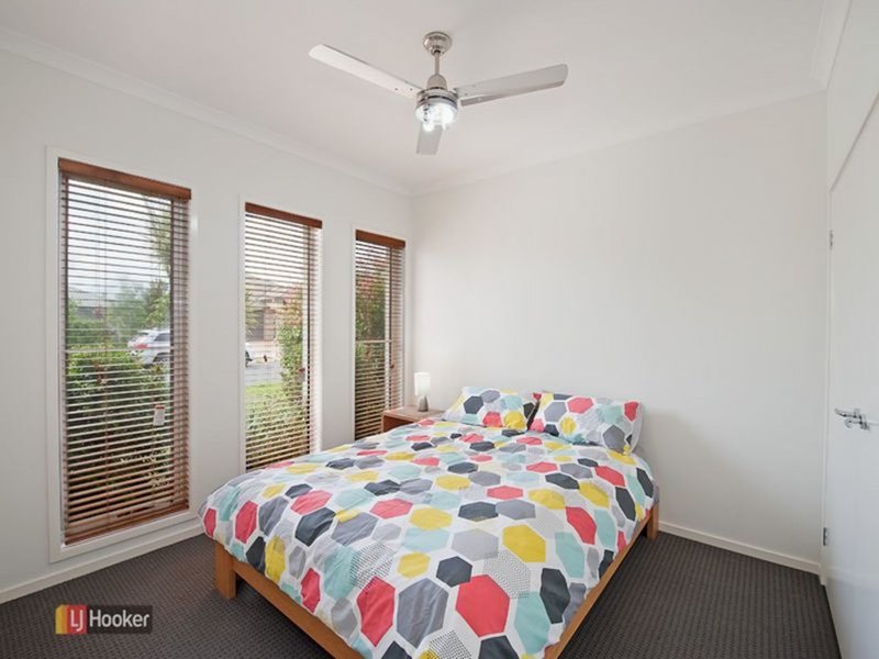 Photo - 77 Sears Parade, North Lakes QLD 4509 - Image 12