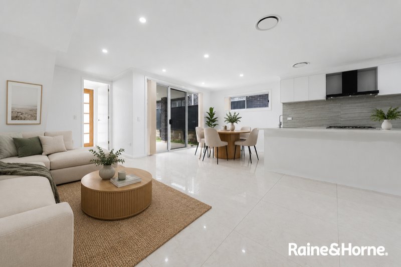 Photo - 77 Seventh Avenue, Austral NSW 2179 - Image 6
