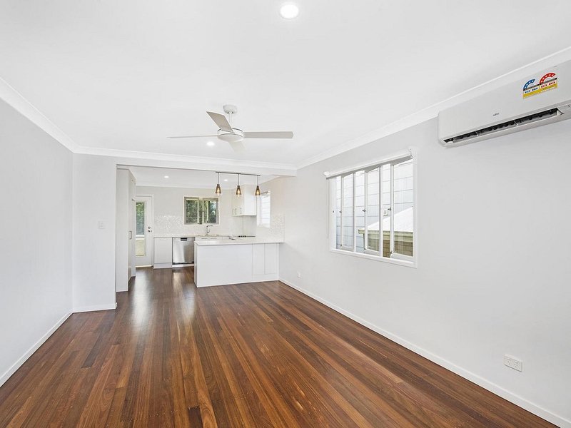 Photo - 77 Smallman Street, Bulimba QLD 4171 - Image 2