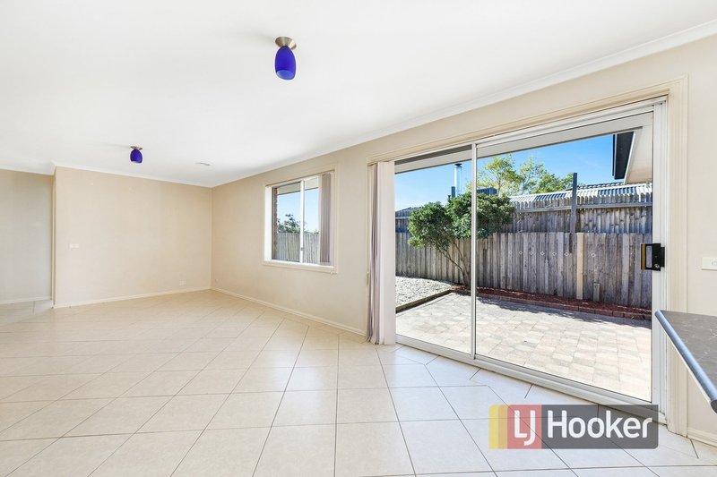 Photo - 77 Strathaird Drive, Narre Warren South VIC 3805 - Image 4