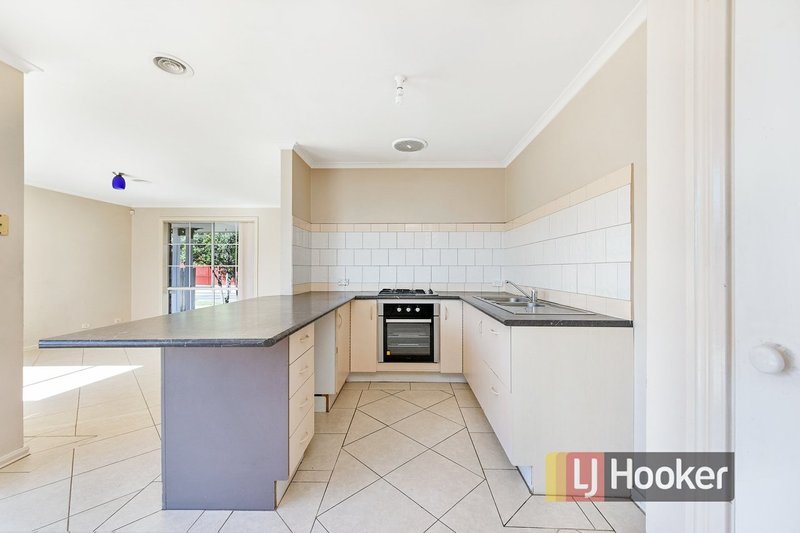 Photo - 77 Strathaird Drive, Narre Warren South VIC 3805 - Image 5