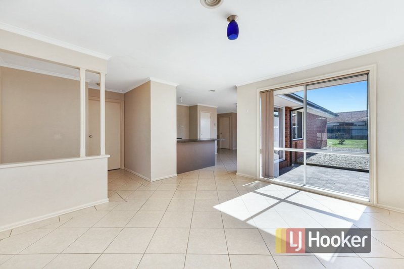 Photo - 77 Strathaird Drive, Narre Warren South VIC 3805 - Image 6