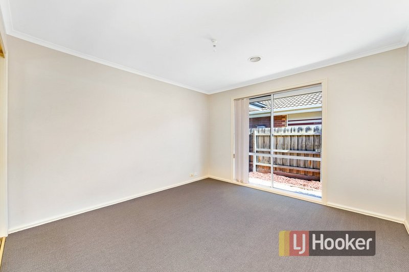 Photo - 77 Strathaird Drive, Narre Warren South VIC 3805 - Image 8