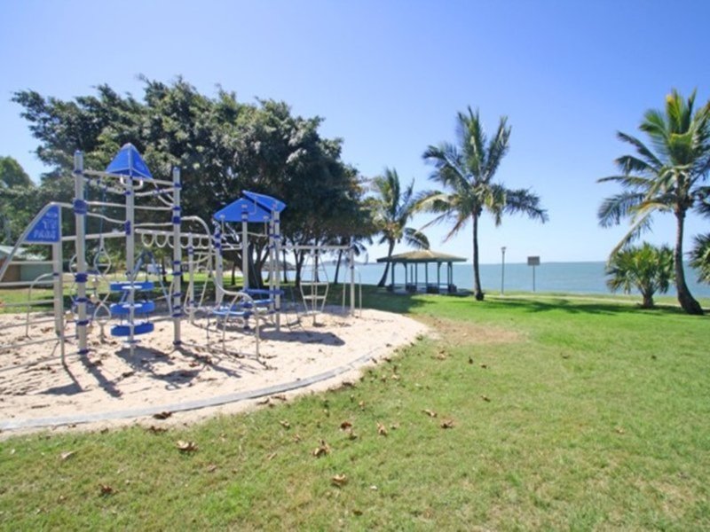 Photo - 77 Sutton Street, Barney Point QLD 4680 - Image 10