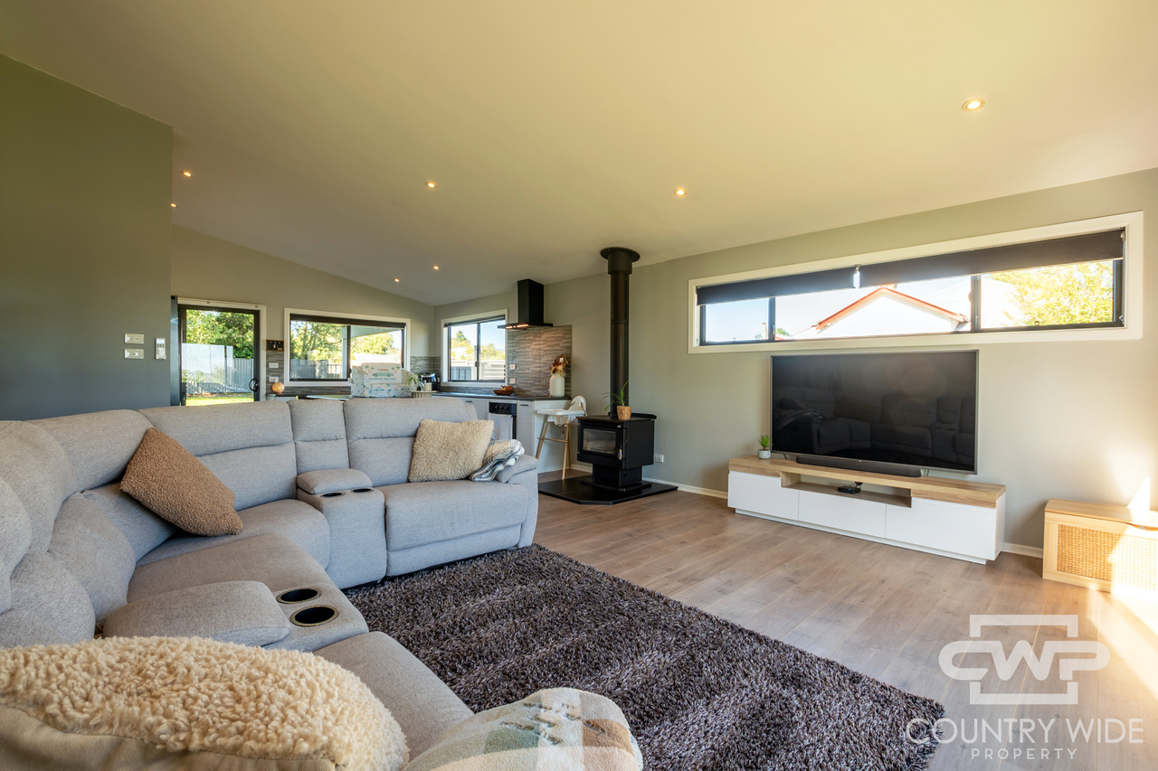 77 Taylor Street, Glen Innes, NSW 2370 - Image 1