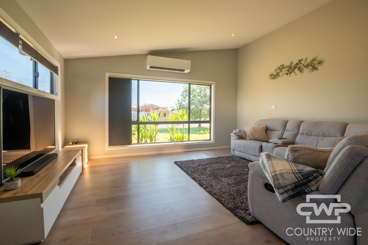 77 Taylor Street, Glen Innes, NSW 2370 - Image 3