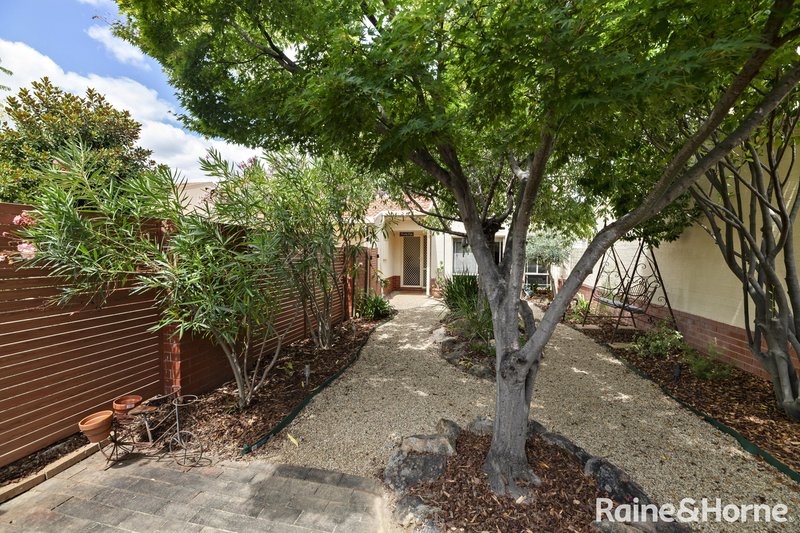 Photo - 77 Tenison-Woods Circuit, Bonython ACT 2905 - Image 2