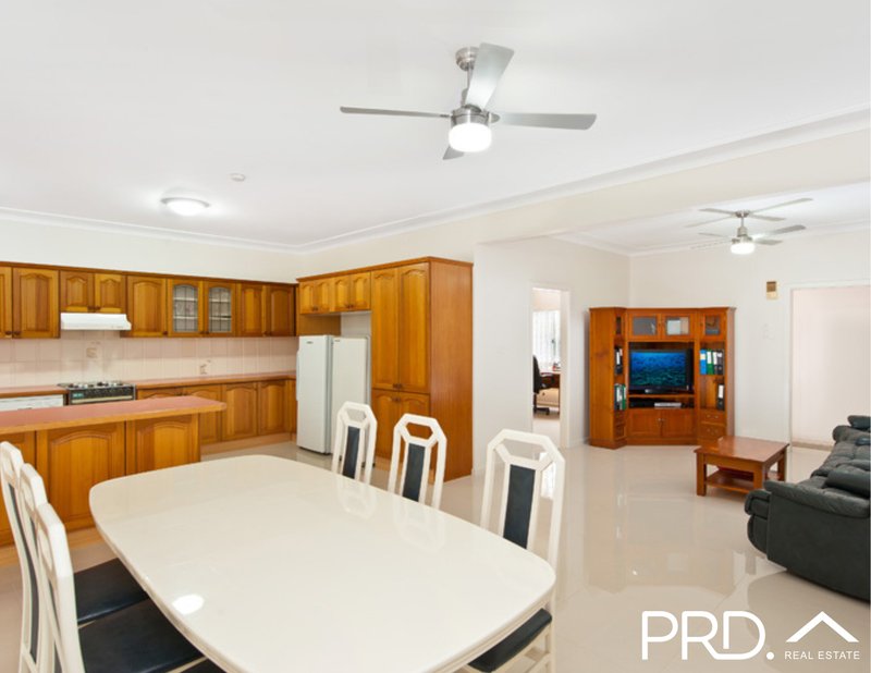 Photo - 77 Thomas Street, Picnic Point NSW 2213 - Image 5