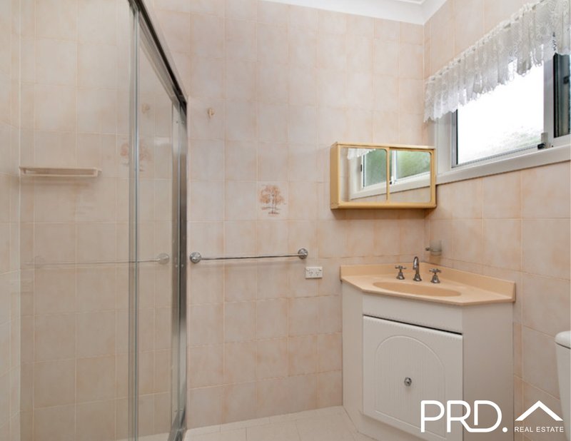 Photo - 77 Thomas Street, Picnic Point NSW 2213 - Image 6