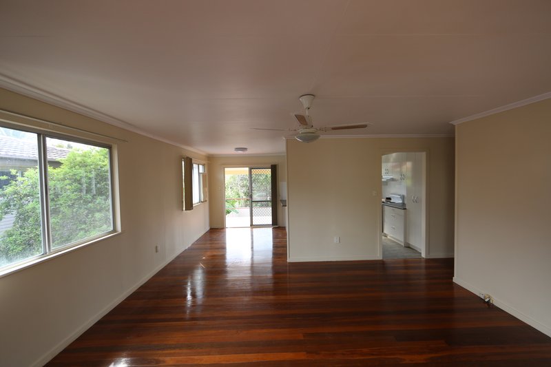 Photo - 77 Valentia Street, Mansfield QLD 4122 - Image 4