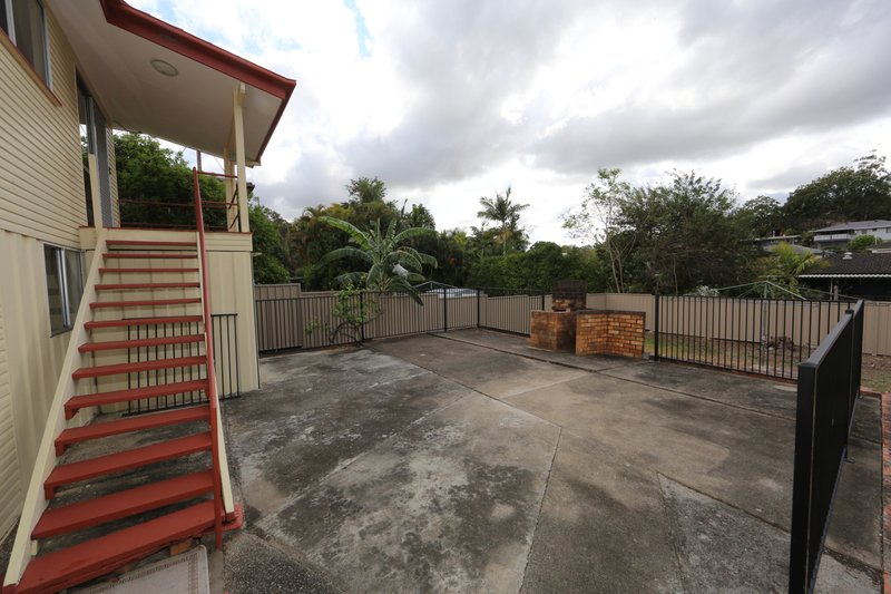 Photo - 77 Valentia Street, Mansfield QLD 4122 - Image 10