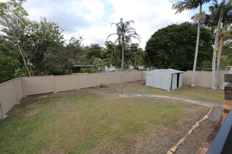 Photo - 77 Valentia Street, Mansfield QLD 4122 - Image 12