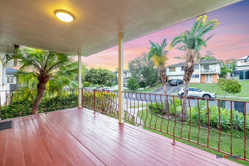 Photo - 77 Valentia Street, Mansfield QLD 4122 - Image 3