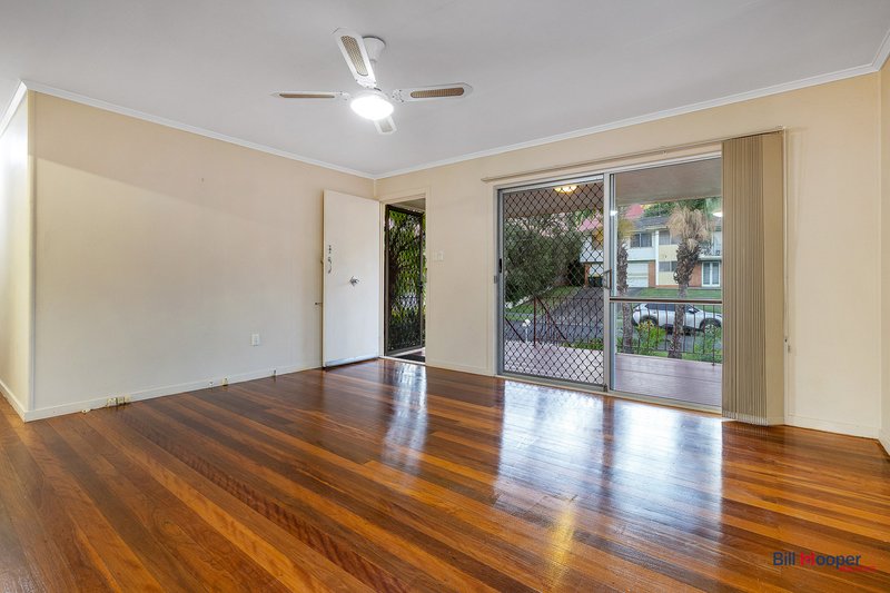 Photo - 77 Valentia Street, Mansfield QLD 4122 - Image 4