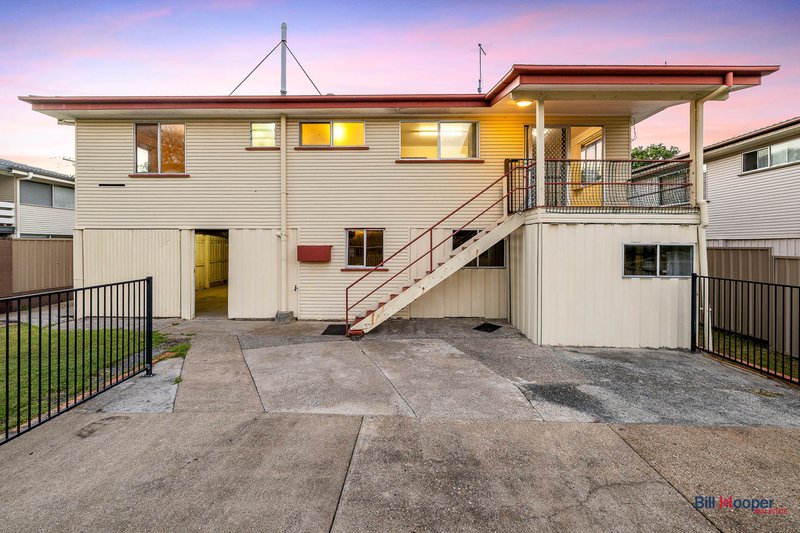 Photo - 77 Valentia Street, Mansfield QLD 4122 - Image 13