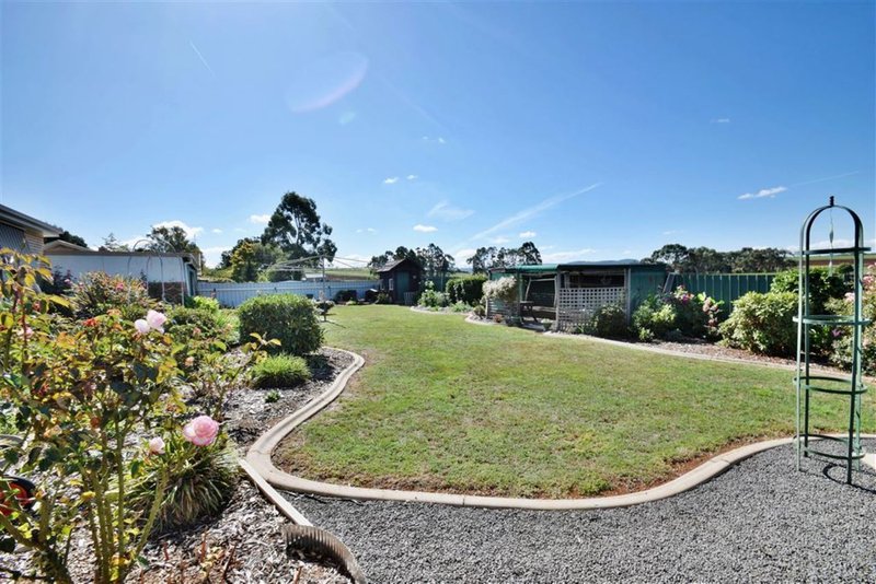 Photo - 77 Westbury Place, Deloraine TAS 7304 - Image 18