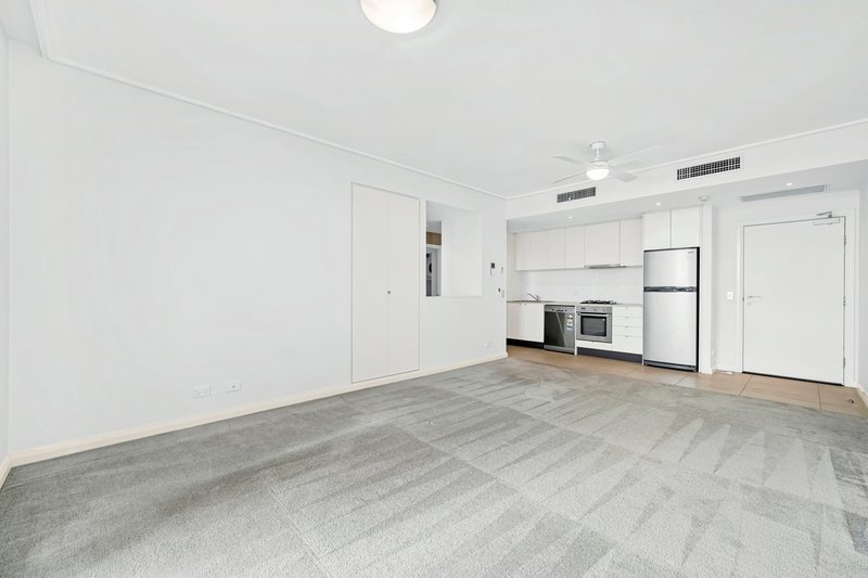 Photo - 774/4 The Crescent, Wentworth Point NSW 2127 - Image 3