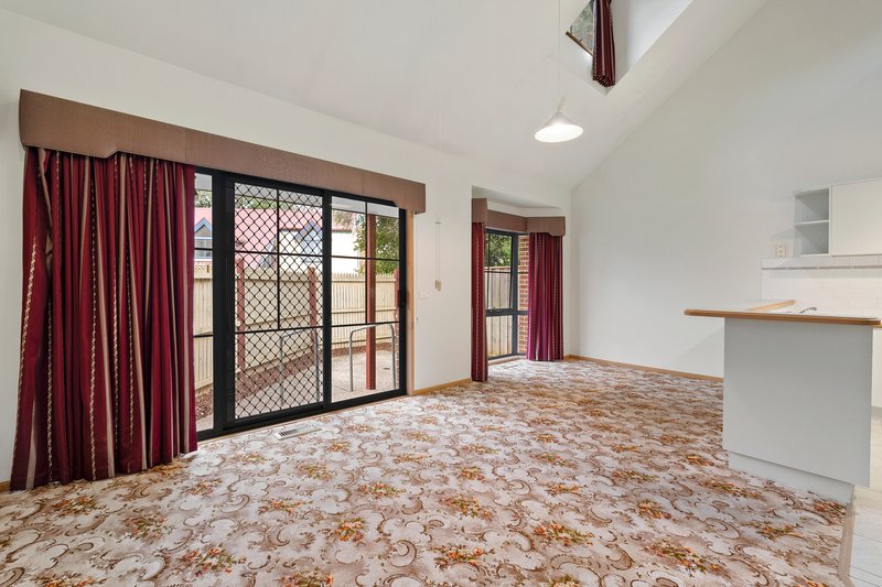 Photo - 7/77 Canterbury Road, Heathmont VIC 3135 - Image 6