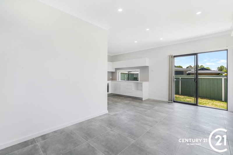 Photo - 77a Melbourne Road, St Johns Park NSW 2176 - Image 3