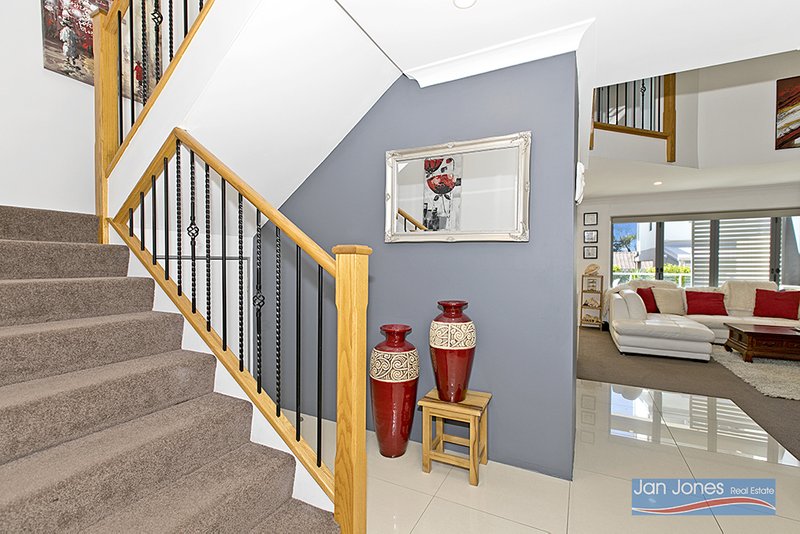 Photo - 7/8-10 Georgina St , Woody Point QLD 4019 - Image 4