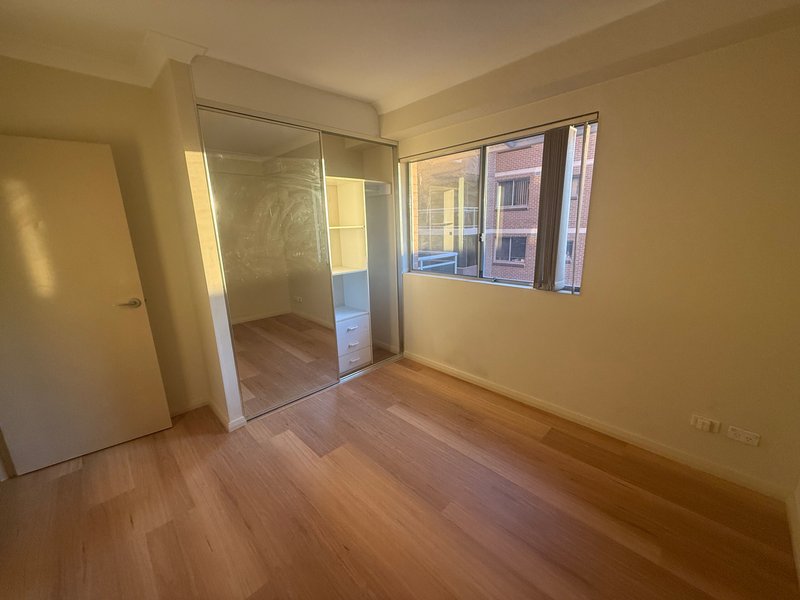 Photo - 7/8-10 Lachlan Street, Liverpool NSW 2170 - Image 9