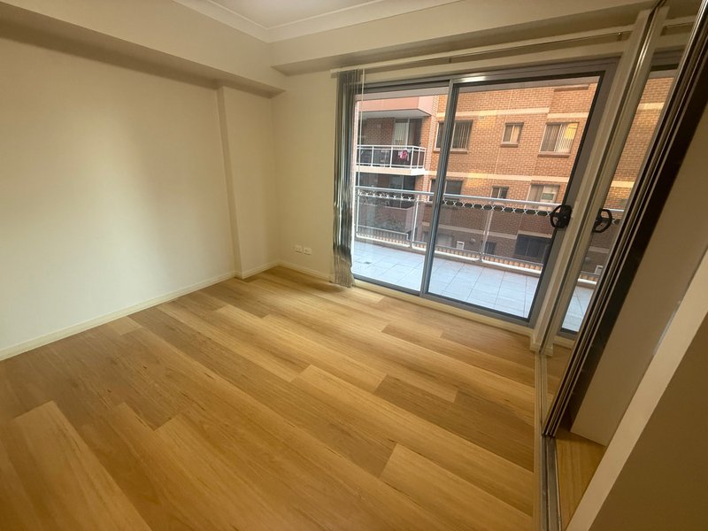 Photo - 7/8-10 Lachlan Street, Liverpool NSW 2170 - Image 10