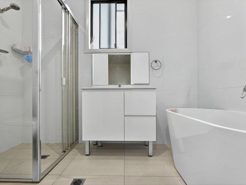 Photo - 7/8-12 Cumberland Road, Ingleburn NSW 2565 - Image 10