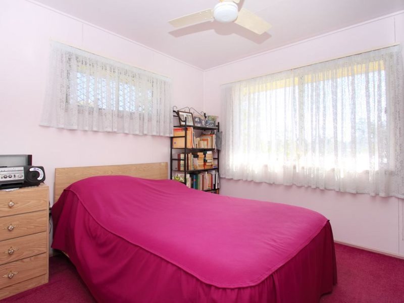 Photo - 78-80 Rosemary Street, Caboolture South QLD 4510 - Image 6