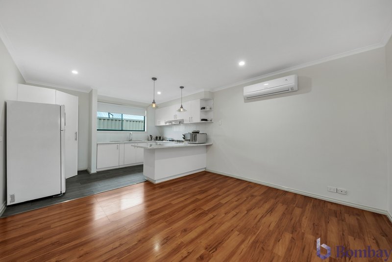 Photo - 78 Abercarn Avenue, Craigieburn VIC 3064 - Image 4