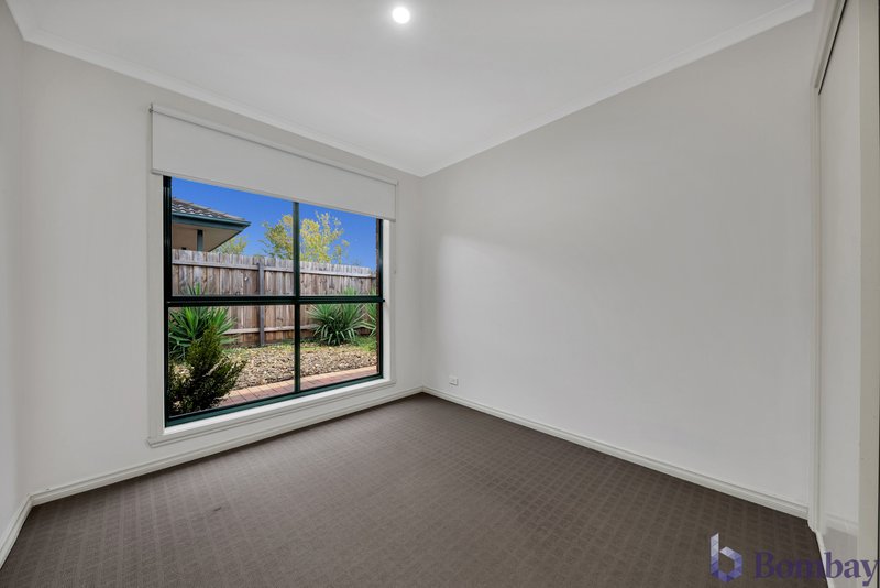 Photo - 78 Abercarn Avenue, Craigieburn VIC 3064 - Image 9