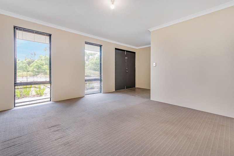 Photo - 78 Blackwood Meander, Yanchep WA 6035 - Image 3